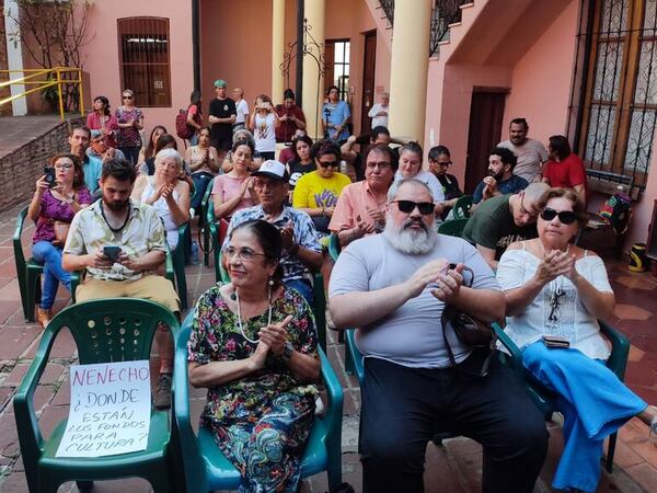 Artistas exigen a “Nenecho” que libere fondos municipales para cultura - Cultura - ABC Color