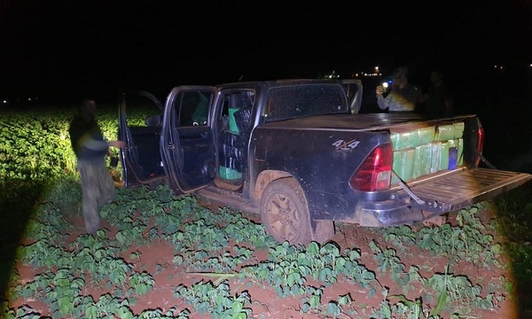 Abandonan una camioneta con 1000 kilos de marihuana
