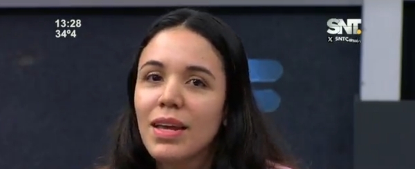Madre venezolana recupera a su hija tras un mes de separación - SNT