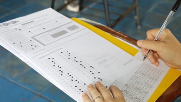 Cuarto grupo de docentes da examen para ingresar al banco de elegibles - ADN Digital