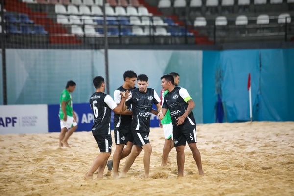 La segunda fecha de la Superliga de Fútbol de Playa se desarrolla esta noche • PARAGUAY TV