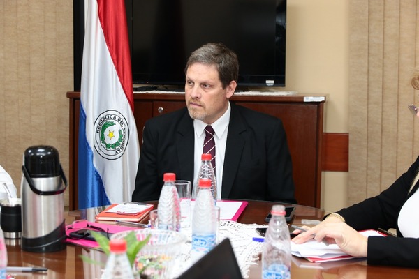 Chase adelantó que harán lobby para levantar sanciones a Cartes - El Trueno