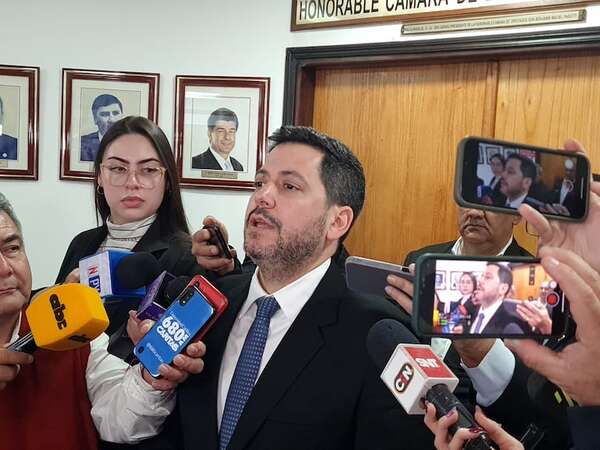 Latorre oculta cuánto dinero del contribuyente se gastó para el tour de diputados - Política - ABC Color
