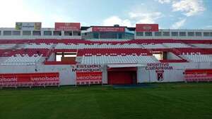 Butacas en el estadio de Carapeguá producto de un aporte de la UFI - Fútbol de Ascenso de Paraguay - ABC Color