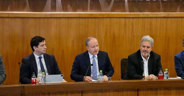 La Nación / Ministro reitera a industriales que seguirán las reformas en pos del desarrollo económico