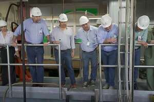 Directores de Itaipú realizaron una visita técnica a la central Yacyretá - Economía - ABC Color