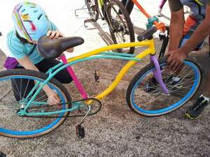 Ciclista sufrió una caída tras acoso en Fernando de la Mora - Policiales - ABC Color