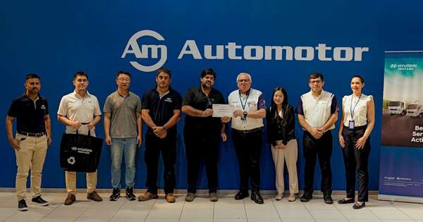 La Nación / Hyundai Truck & Bus y Automotor entregan vouchers de servicios a clientes de flota