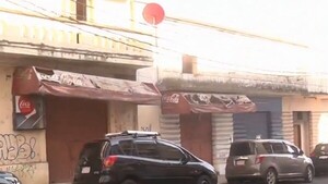 Adictos mantienen en zozobra a la ciudadanía en un edificio abandonado en Asunción