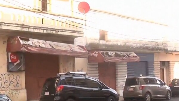 Adictos mantienen en zozobra a la ciudadanía en un edificio abandonado en Asunción