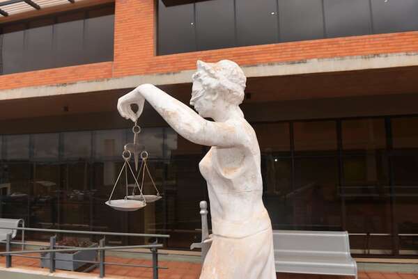 Sentencian a 15 años de prisión a hombre que abusaba de su ahijado - ABC en el Este - ABC Color
