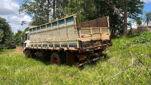 Hallan camión presuntamente usado por piratas del asfalto en Minga Guazú