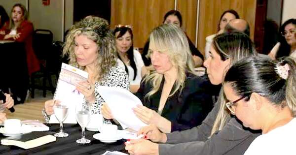 La Nación / Taller sobre violencia política contra la mujer