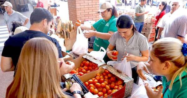 La Nación / Superproducción hortícola motiva ferias