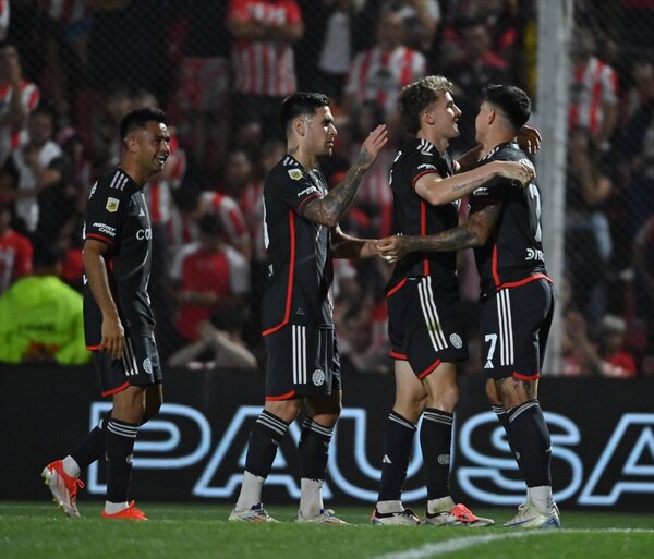 Versus / Bareiro jugó casi 20 minutos en triunfo crucial de River Plate