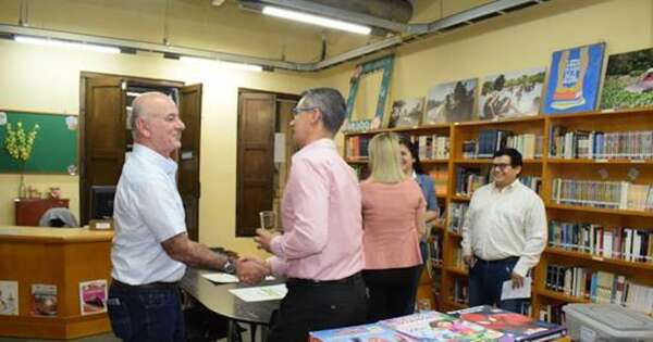 La Nación / Centro Cultural Melodía renueva biblioteca en Villa Hayes