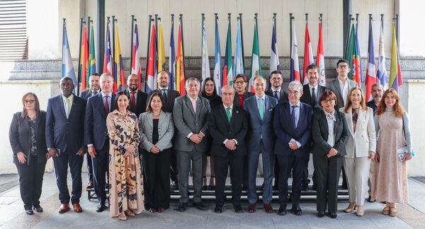 Paraguay potencia uso de nuevas tecnologías en la educación en cumbre de la OEI en Madrid - .::Agencia IP::.
