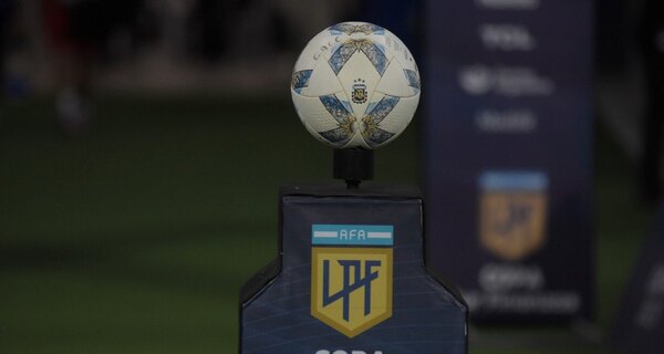Versus / Clubes de fútbol con fondos privados, un modelo debatido en Argentina y vigente en la región