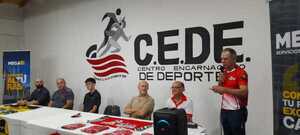 Entrega de indumentaria a la delegación de tenis de mesa del CEDE para el Youth Contender