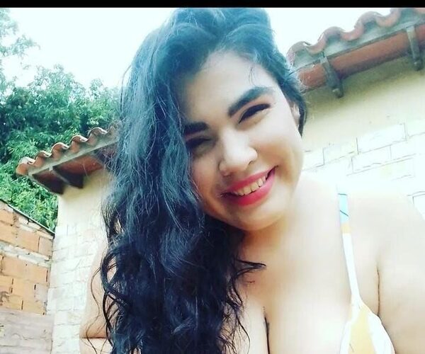 Modelo gordita está triste: el rollo ve sus historias pero no le dan “me gusta”