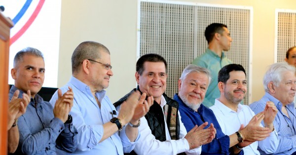 Los colorados le piden a Cartes que reparta el poder y arme juntas de gobierno en el interior