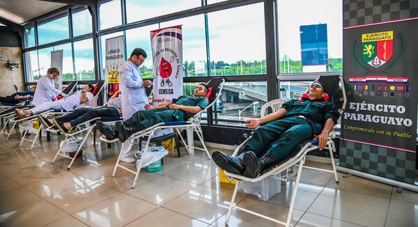 Personal militar prosigue con jornada solidaria de donar sangre para el niño Milan - .::Agencia IP::.