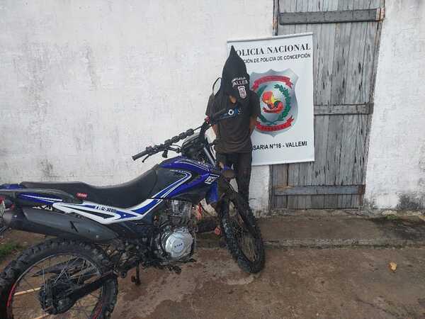 Aprehensión por hurto agravado y recuperación de motocicleta en Vallemí
