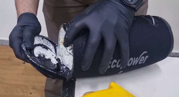 Video: así se escondía cocaína en “narcoencomiendas” - Policiales - ABC Color