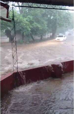 Ante emergencias por lluvias, Municipalidad habilita servicios para la ciudadanía - Nacionales - ABC Color