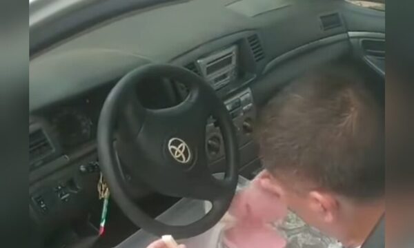 (VIDEO) Mostraron cómo el rollo “estafa” con queso