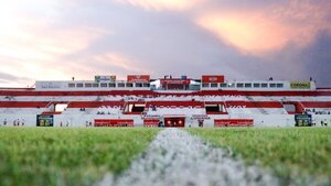 El Municipal de Carapeguá, con nueva lumínica y un partido de Primera