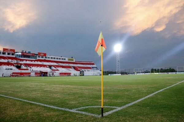 Versus / Es oficial: ¡Vuelve el fútbol de Primera a Carapeguá!
