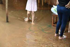 Intensa lluvia causa inundaciones y desbordes de arroyos en Ciudad del Este - ABC en el Este - ABC Color