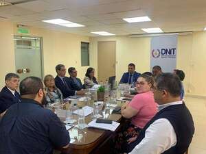 DNIT dice que la reunión con contadores no era para prorrogar plazo - Economía - ABC Color