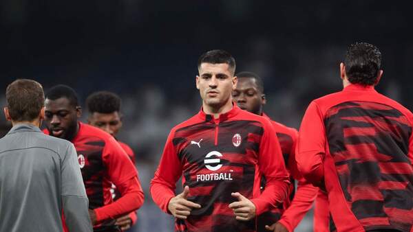 Morata, hospitalizado tras un choque en la cabeza en el entrenamiento