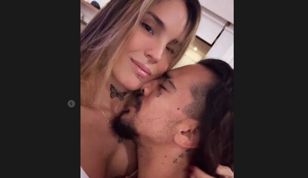 ¡”Xico” Da Costa, un goleador en el amor, sumando puntos con su rubiaza!
