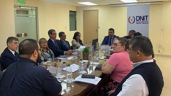 La DNIT no cede en multas y contadores analizan acciones