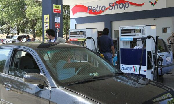 Petropar anuncia nueva reducción en el precio de sus naftas