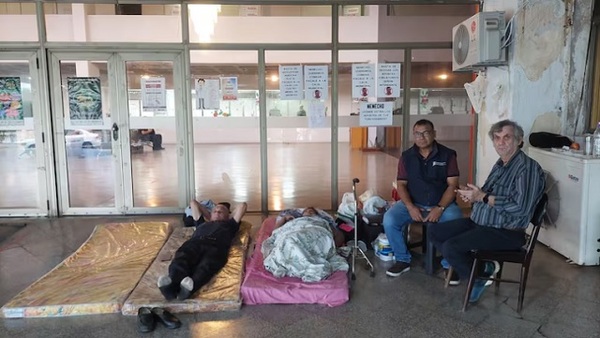 Jubilados en huelga de hambre: reclaman fondos retenidos por Nenecho