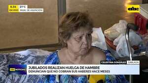 Video: Jubilados inician protesta por la falta de cobro de sus haberes  - ABC Noticias - ABC Color