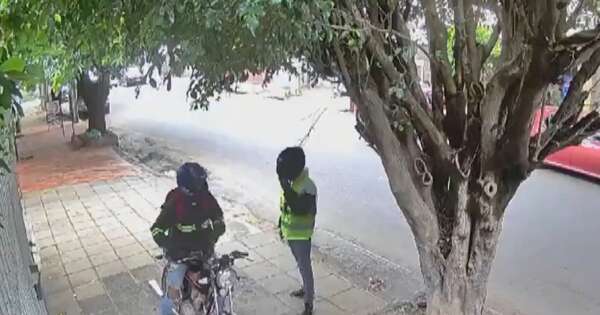 La Nación / Dos sujetos se alzan con G. 18 millones en violento asalto domiciliario en San Lorenzo