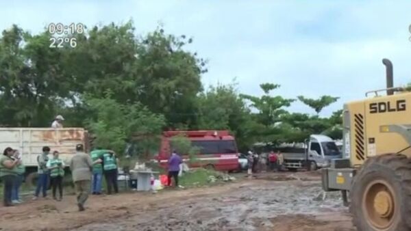 Minga ambiental en el arroyo Mburicaó: limpieza exhaustiva en la Costanera Norte - SNT