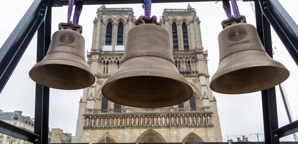 En un balé armonioso, las campanas de Notre-Dame volvieron a repicar en París - .::Agencia IP::.