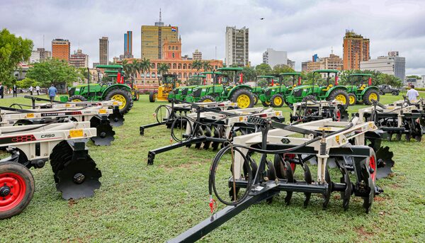 Con apoyo de Itaipú, el Gobierno fortalece la conectividad y el desarrollo agrícola de 10 gobernaciones • PARAGUAY TV