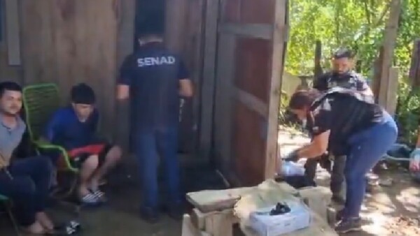 Persecución de película y detención en Nanawa