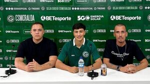 Versus / Un joven futbolista norteño seguirá su carrera en el fútbol brasileño