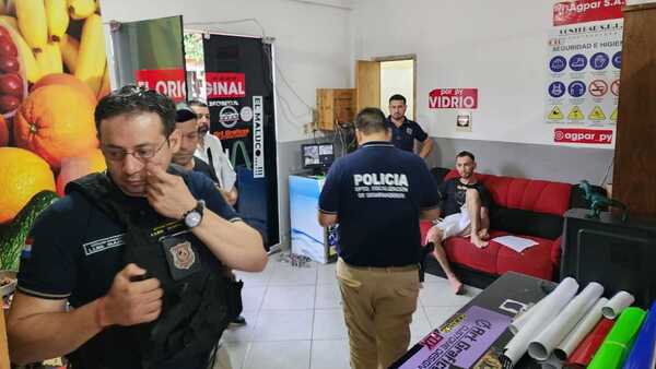 Supuesto falsificador de chapas para vehículos es detenido en San Lorenzo