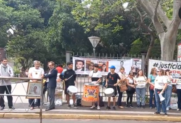 Padres de Sol Chávez exigen justicia y anulación de condenas para odontóloga y farmacéutica
