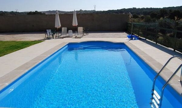 Una beba de dos años muere tras caer a una piscina