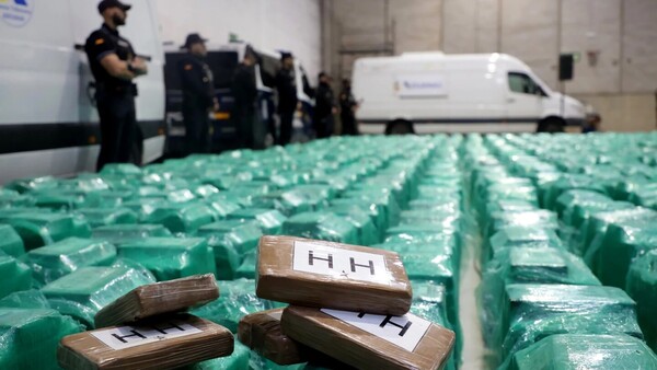Detenido alto cargo de la Policía española con 20 millones ocultos en la pared de su casa
